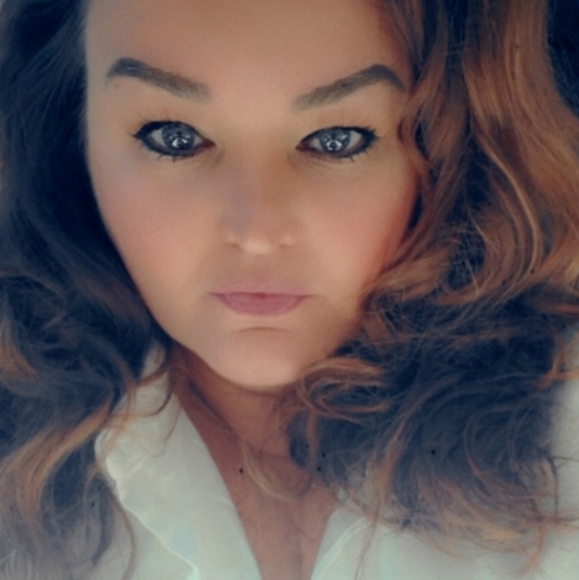 Meet your Posher, Lori - Picture 5 of 8